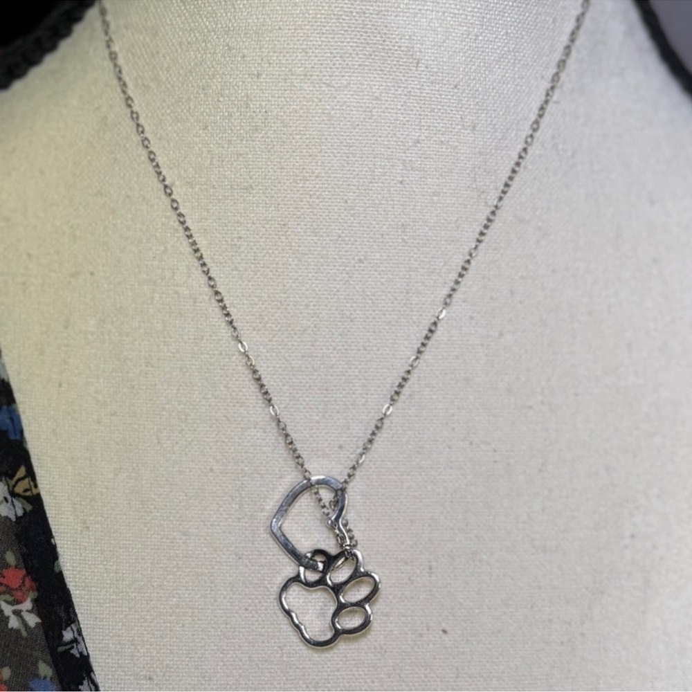 Sterling Silver Paw and Heart Pendant Necklace Brand New Never Worn